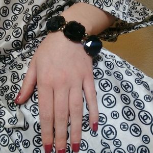 Black stoned stretchy bracelet